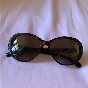 Chanel pearl sunglasses 5337